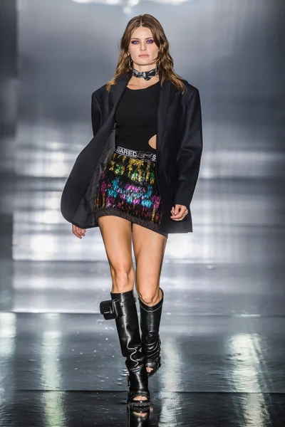 Look 46